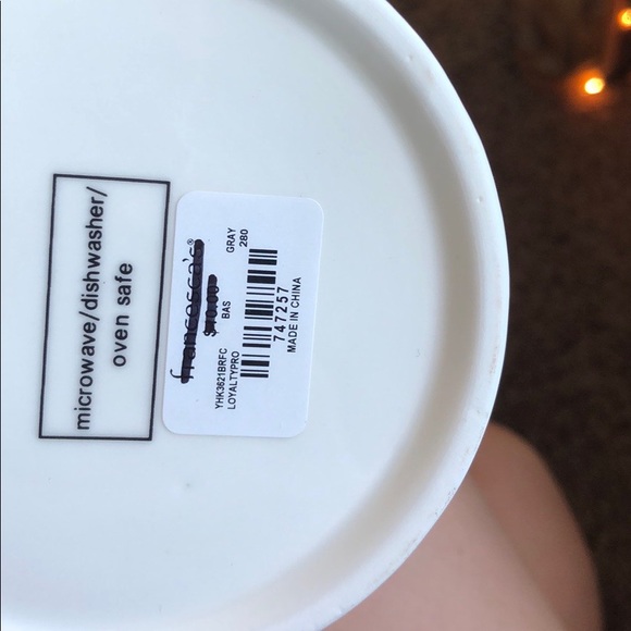 a cute “hi!” mug and a winter white candle - Picture 8 of 8